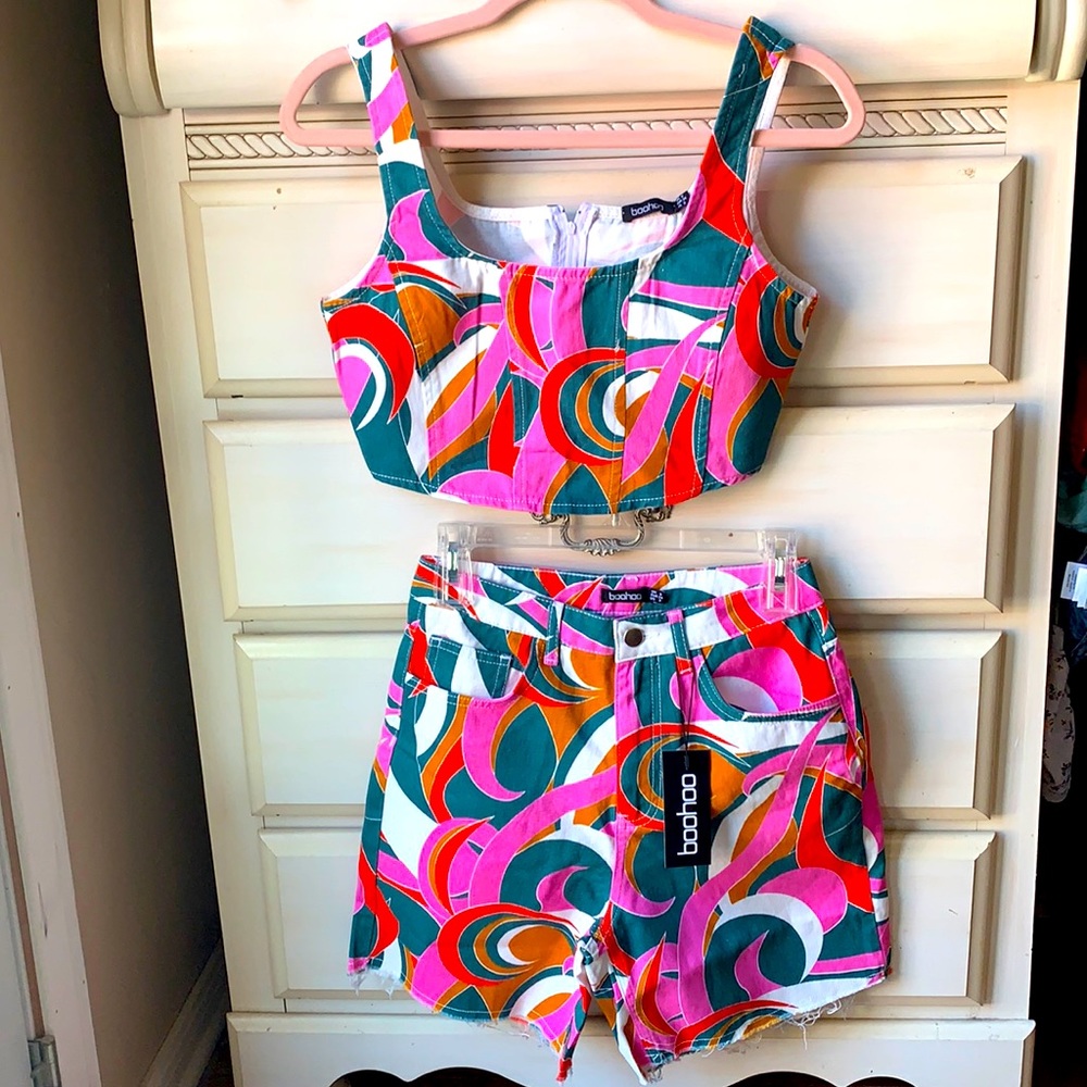 short and cropped shirt set fits like a medium